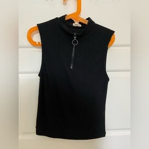 GARAGE BLACK CROP TOP SIZE SMALL